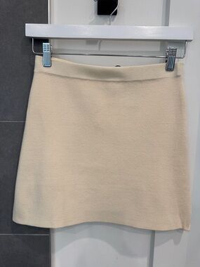 Zara A-Line Knit Skirt - Classic Women's Skirt. NWT